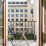 Nice Apartment Near The Arc De Triomphe