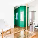 Nice Apartment Near The Arc De Triomphe